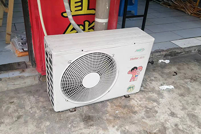 比如空调突然不制冷只吹自然风怎么办？